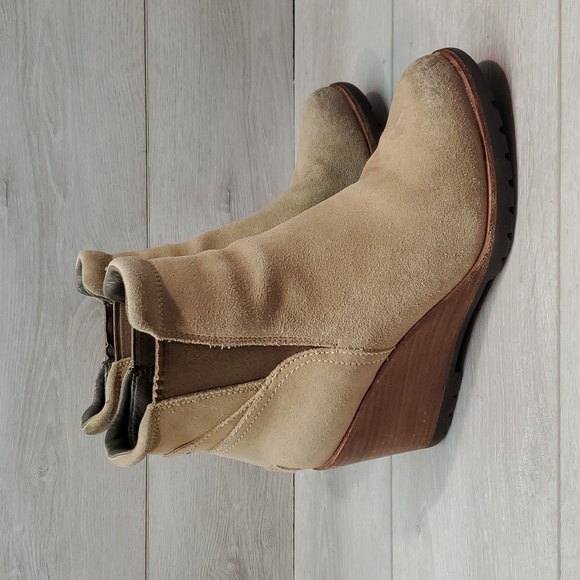 Sorel Women After Hours Chelsea Ankle Suede Wedge Boots shoes sz 8.5 - Picture 1 of 14